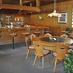 Eden Und Restaurant Hotel 4*