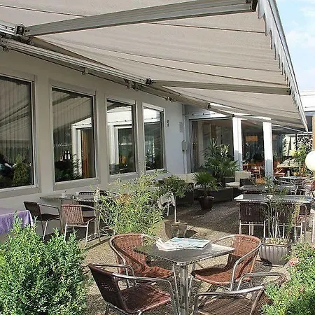 Hotel Eden Und Restaurant 3*