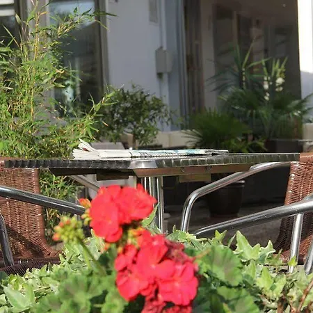 Eden Und Restaurant Отель 4*