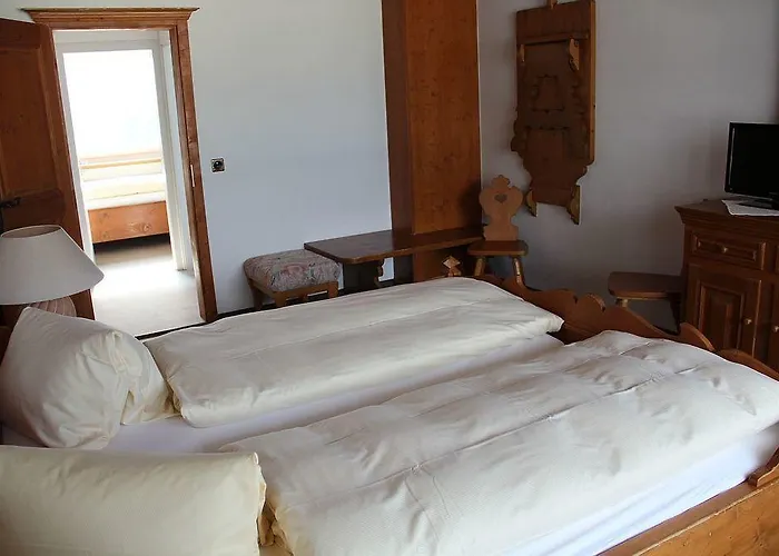 Eden Und Restaurant Hotel 4*