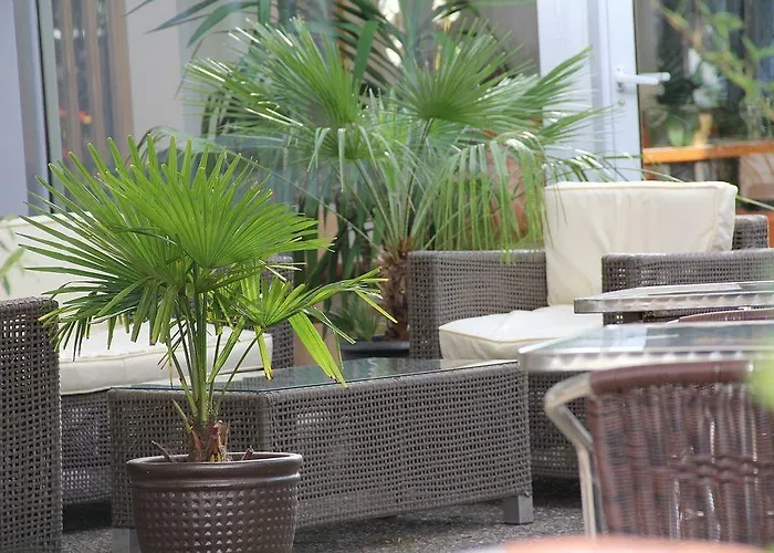 Eden Und Restaurant فندق